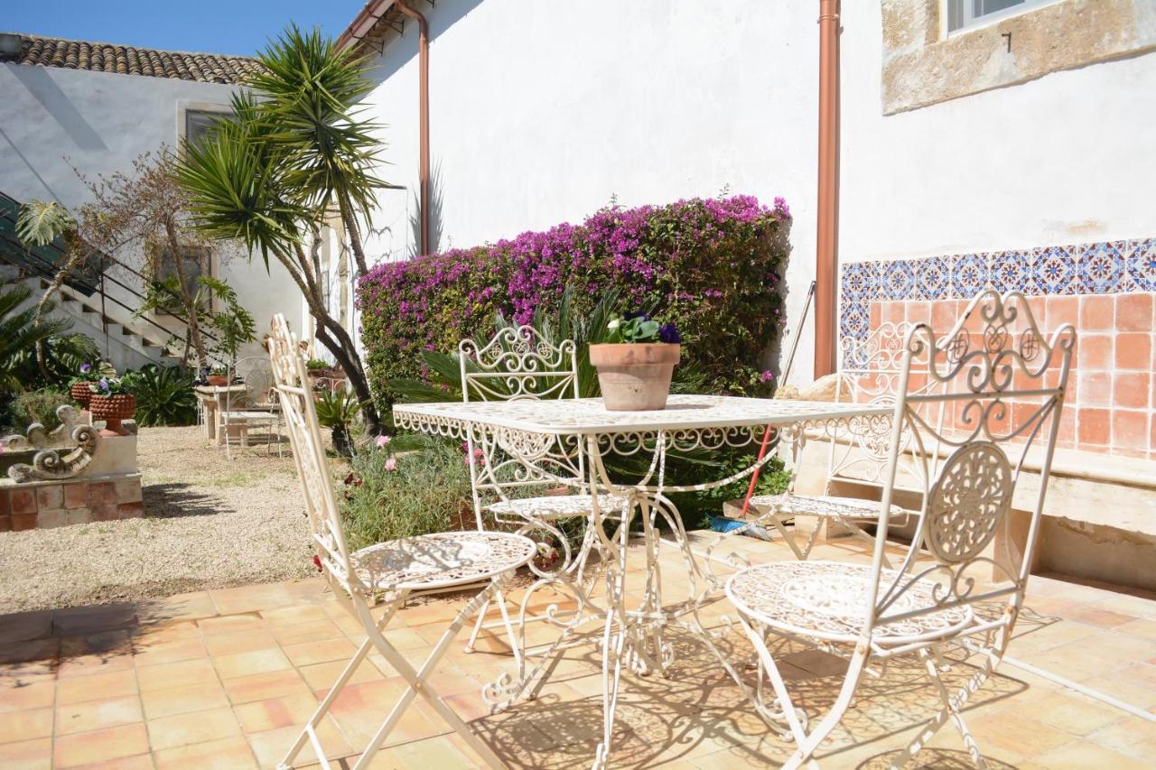 Casale Rocca Fiorita Bed and Breakfast Acate Exterior foto