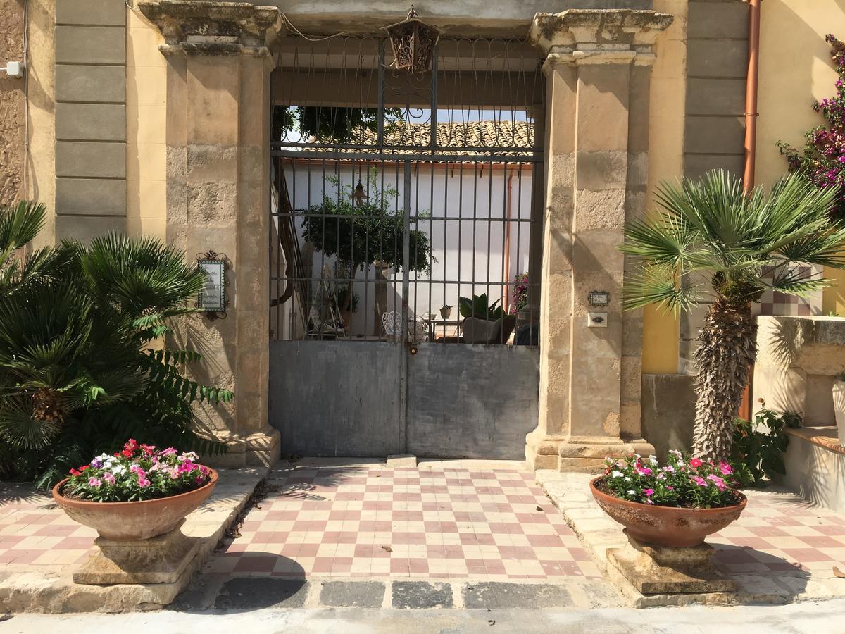 Casale Rocca Fiorita Bed and Breakfast Acate Exterior foto